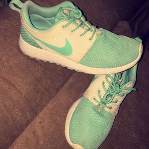 Nike shoes in great conditions no holes or stains